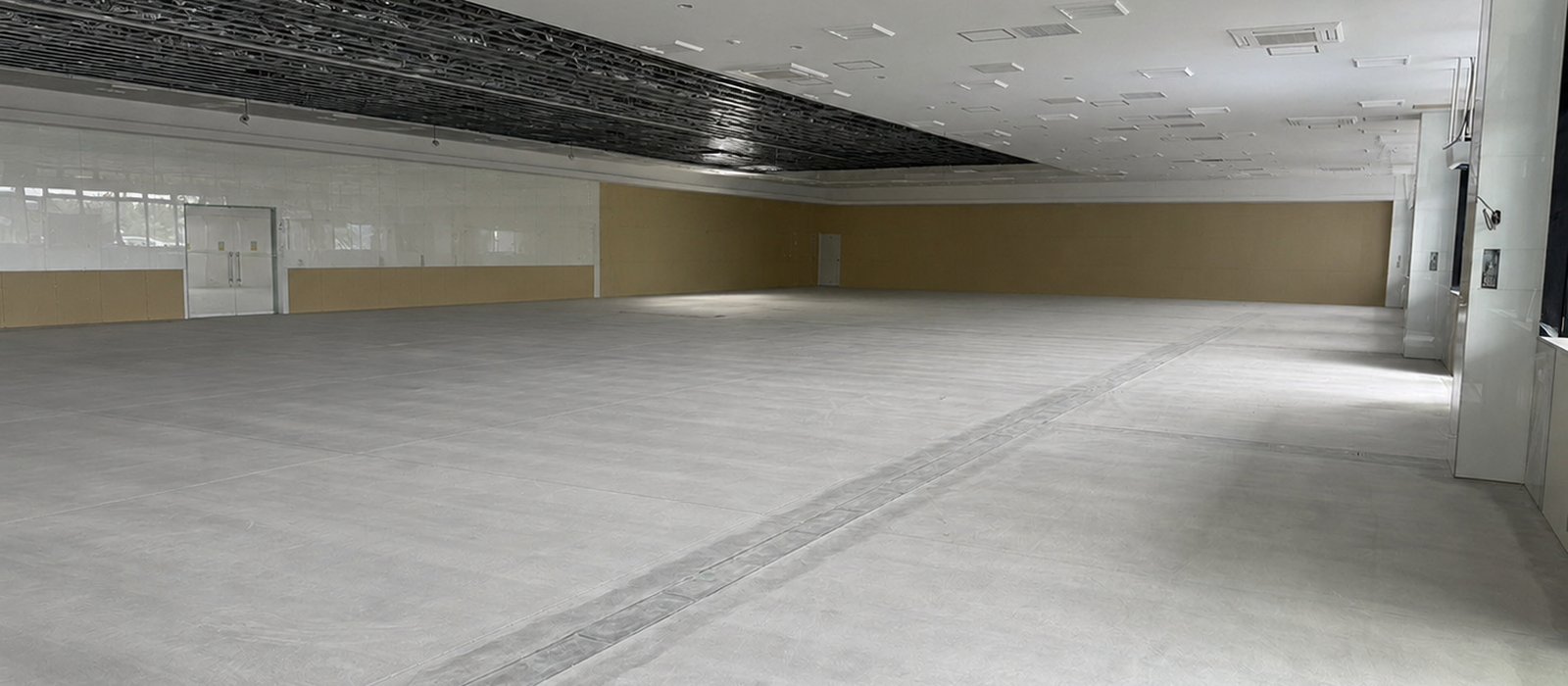 研削工事の施工現場