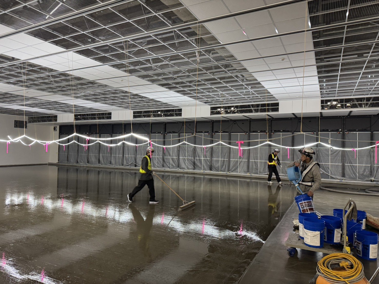 大阪府箕面市／データセンター／塗床工事の施工写真